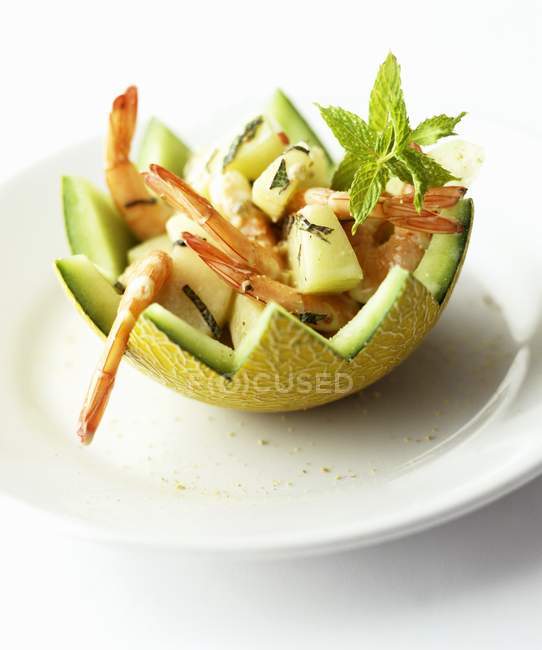 Prawn salad with melon and mint — Stock Photo