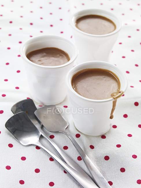 Mousse de chocolate con espresso - foto de stock