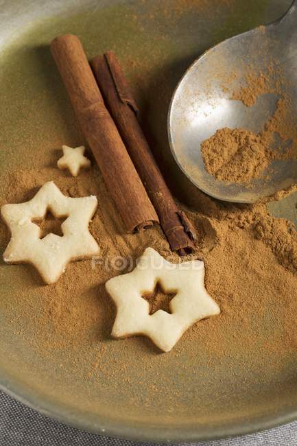 Star-shaped biscuits — Stock Photo