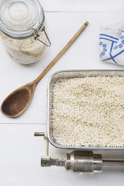 Risotto arroz seco sin cocer - foto de stock