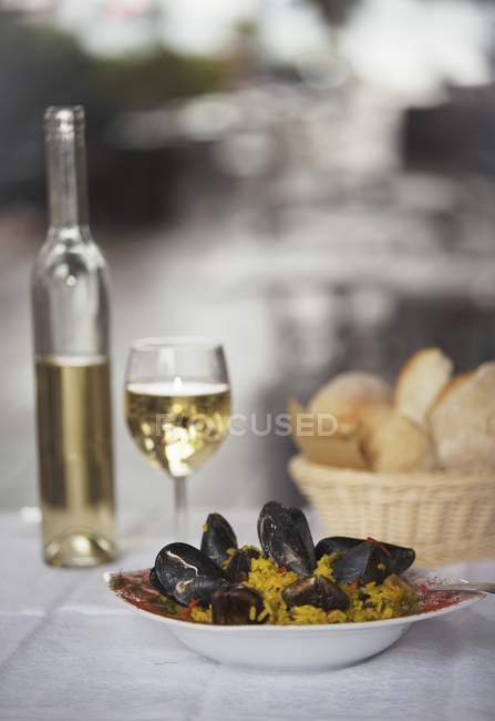 Curry rice with mussels — Stock Photo