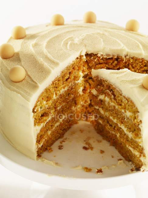 Carrot and nut layer cake — Stock Photo