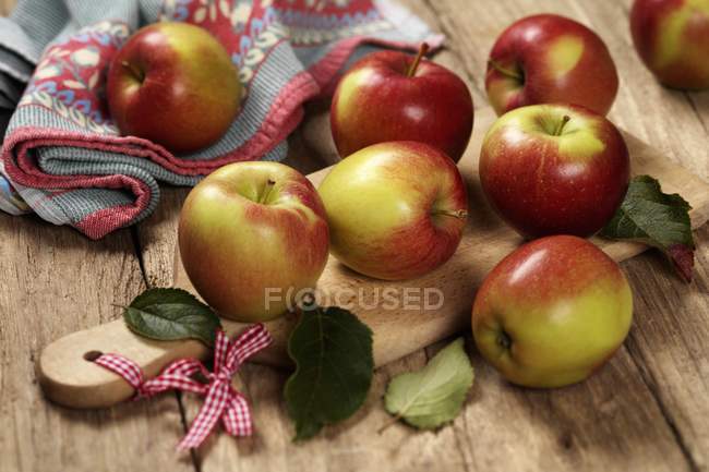 Manzanas frescas de Braeburn - foto de stock