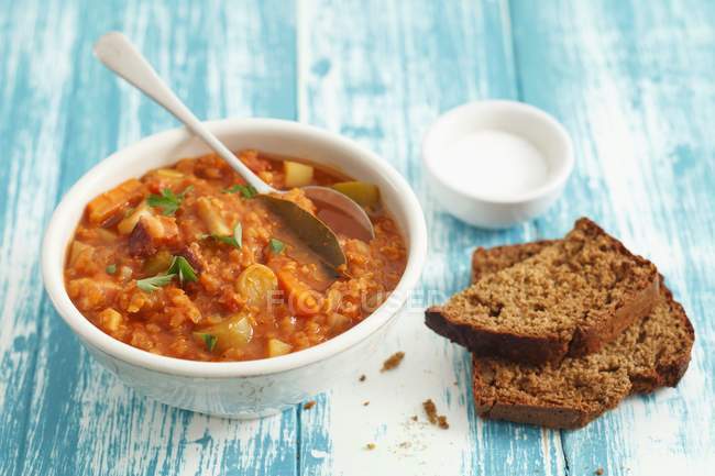 Lentil and tomato stew — Stock Photo
