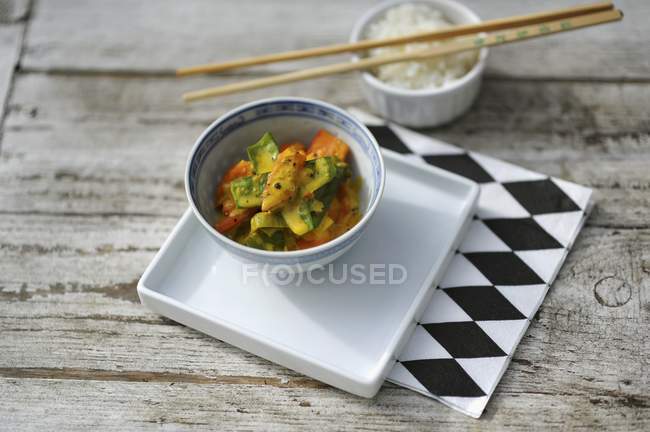 Curry vegetale con carote — Foto stock