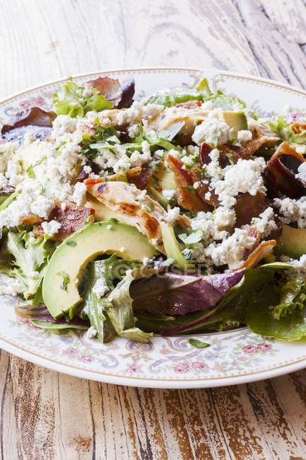 Cobb Salade sur assiette — Photo de stock