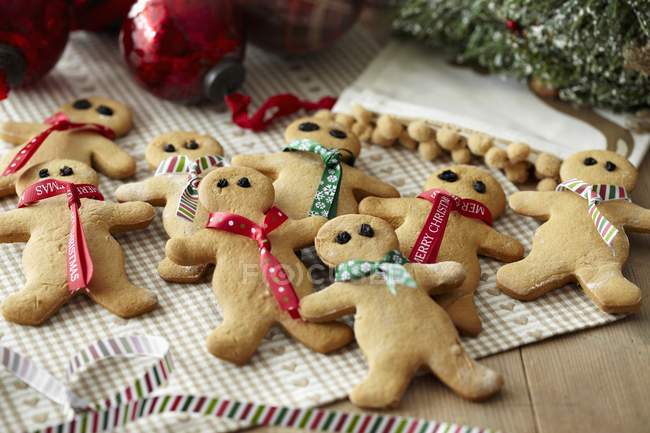 Gingerbread men for Christmas — Stock Photo