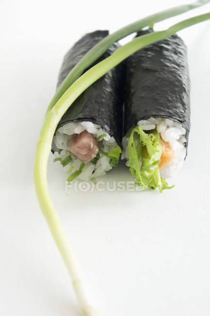 Nori maki with tuna — Stock Photo