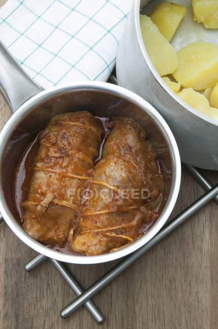 Rolled venison with potatoes — Stock Photo