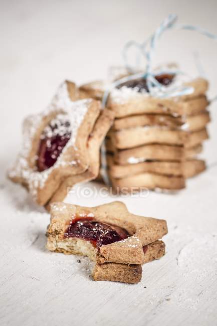 Jelly cookie tower with ribbon — Stock Photo