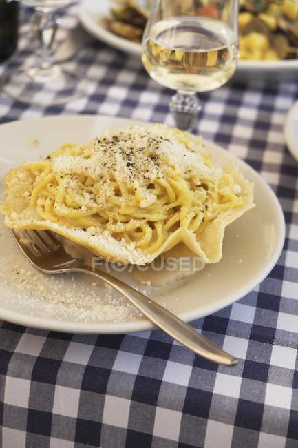 Cacio e pepe dish — Stock Photo