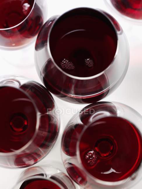 Lunettes avec vin rouge — Photo de stock