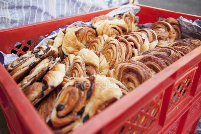 Caisse de pâtisseries danoises — Photo de stock