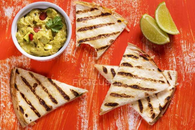 Top view of grilled Tortillas with Guacamole — Stock Photo