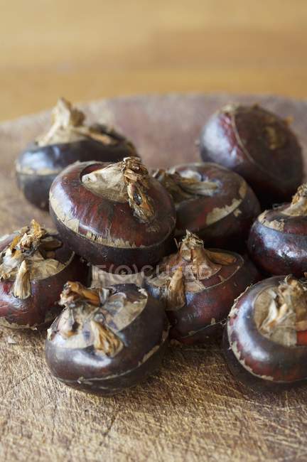 Heap of Sweet chestnuts — Stock Photo