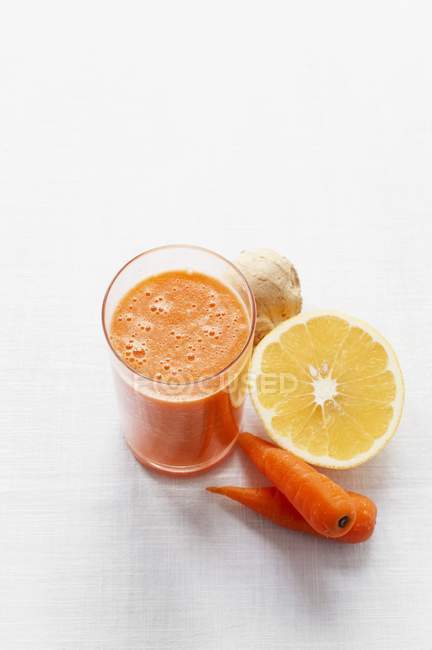 Smoothie com suco de laranja — Fotografia de Stock