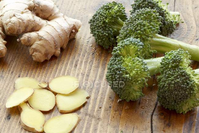 Fresh Broccoli and Ginger — Stock Photo