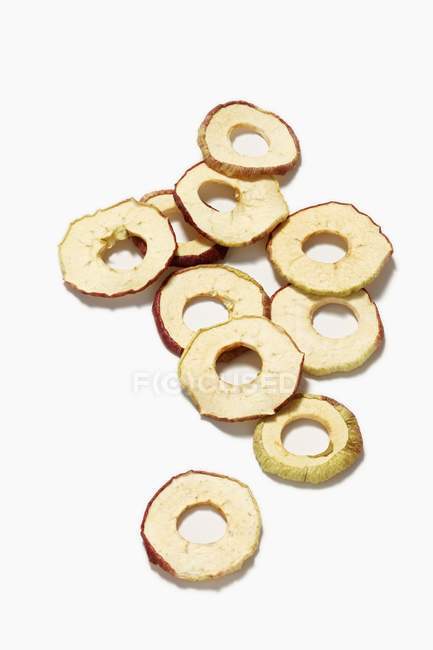 Anillos de manzana secos - foto de stock
