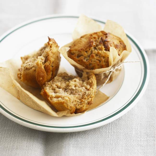 Muffins aux pommes et noix — Photo de stock