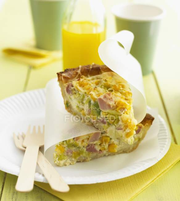 Quiche made with ham — Stock Photo