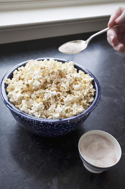 Hausgemachtes Popcorn — Stockfoto