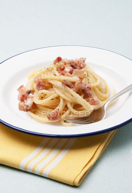 Pâtes spaghetti au bacon — Photo de stock