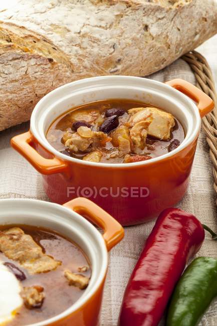 Суп Чилі з нирковими бобами — стокове фото