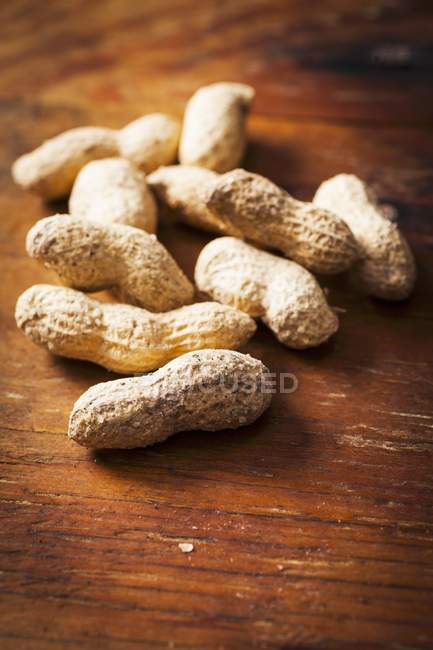 Erdnüsse roh, ungeschält — Stockfoto
