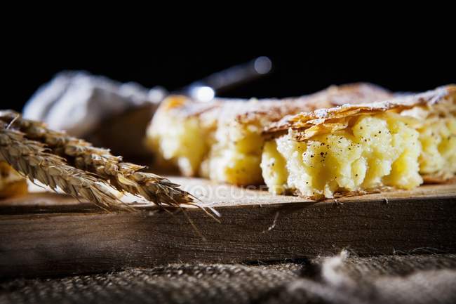 Filo pastry and semolina pudding — Stock Photo