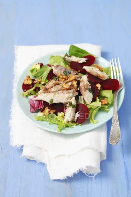 Beetroot salad with smoked mackerel — Stock Photo
