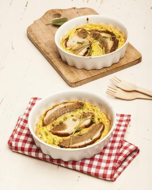 Closeup view of omelette with porcini mushrooms — Stock Photo