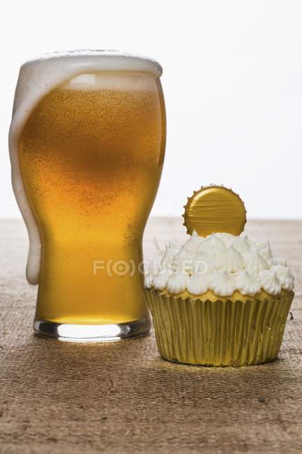 Birra di grano in vetro — Foto stock