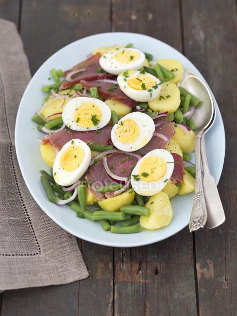Salad Nicoise with green beans — Stock Photo