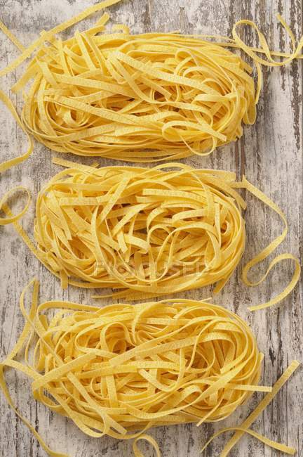 Dried linguine pasta — Stock Photo