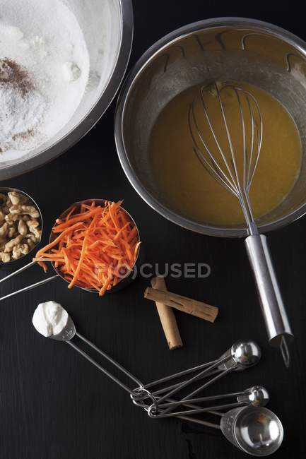 Ingrédients pour muffins aux carottes — Photo de stock