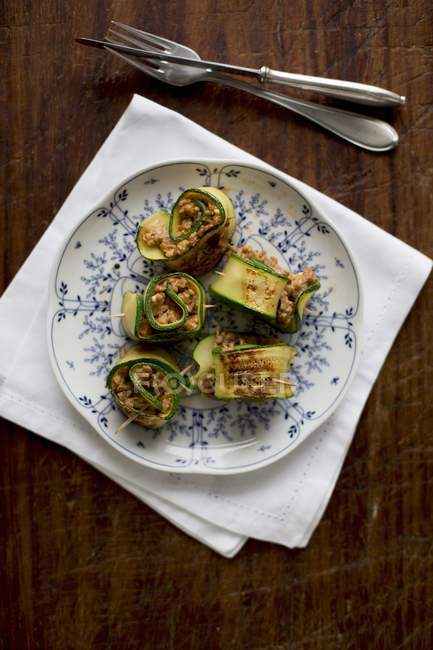 Courgette rolls filled with meat — Stock Photo