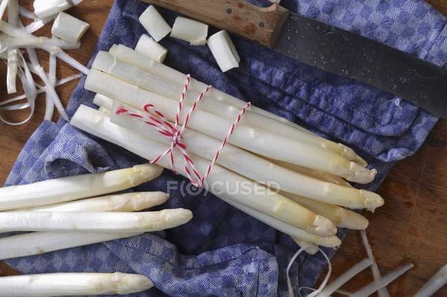 White peeled asparagus — Stock Photo