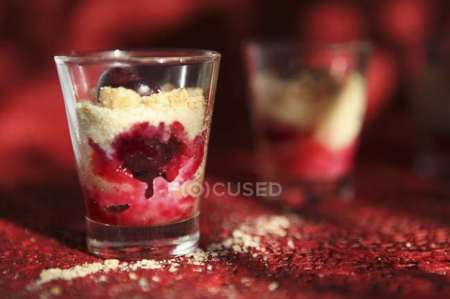 Semolina pudding with cherries — Stock Photo