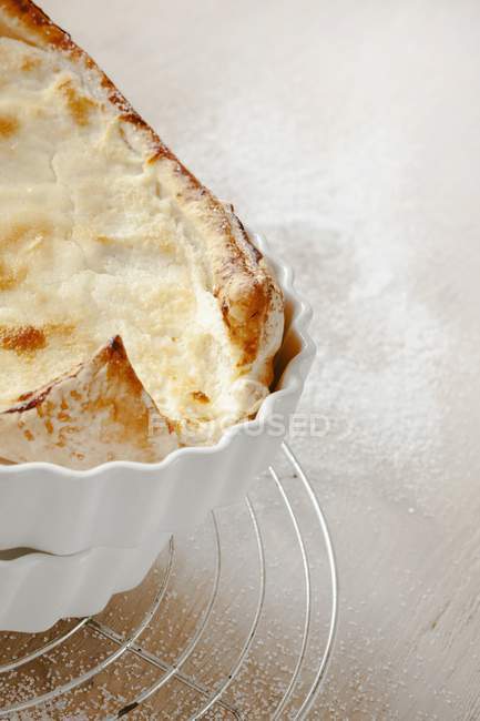Листкове тісто запечене сир — стокове фото