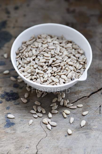Ciotola di semi di girasole — Foto stock