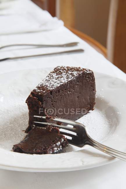 Fetta di torta al cioccolato — Foto stock