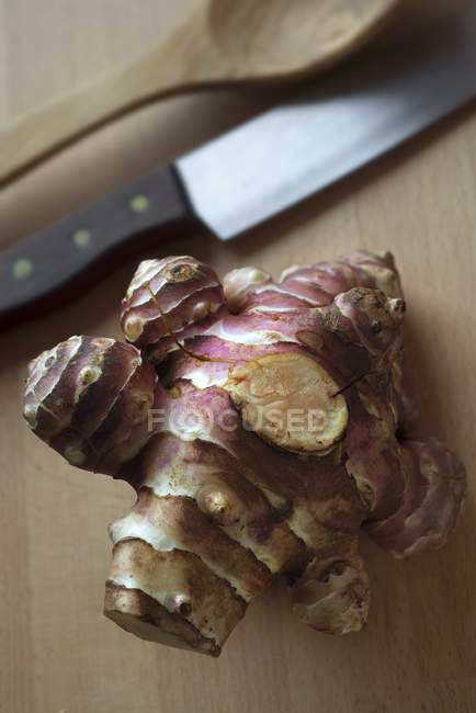 Fresh Jerusalem artichoke — Stock Photo
