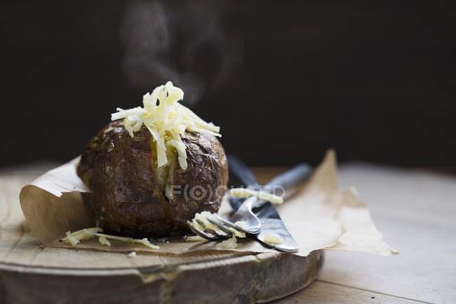 Pommes de terre cuites au four vapeur — Photo de stock