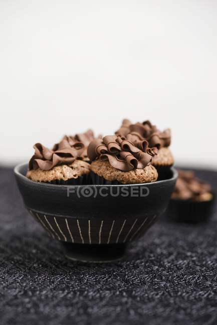 Mini chocolate cupcakes — Stock Photo