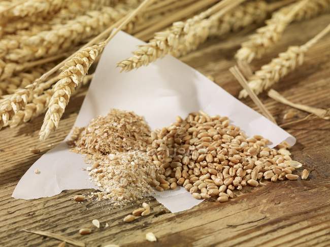 Ears of wheat and bran — Stock Photo