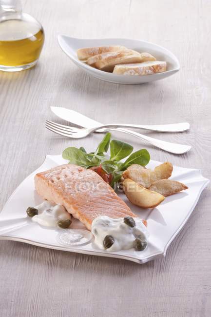 Filet de saumon cuit au four — Photo de stock