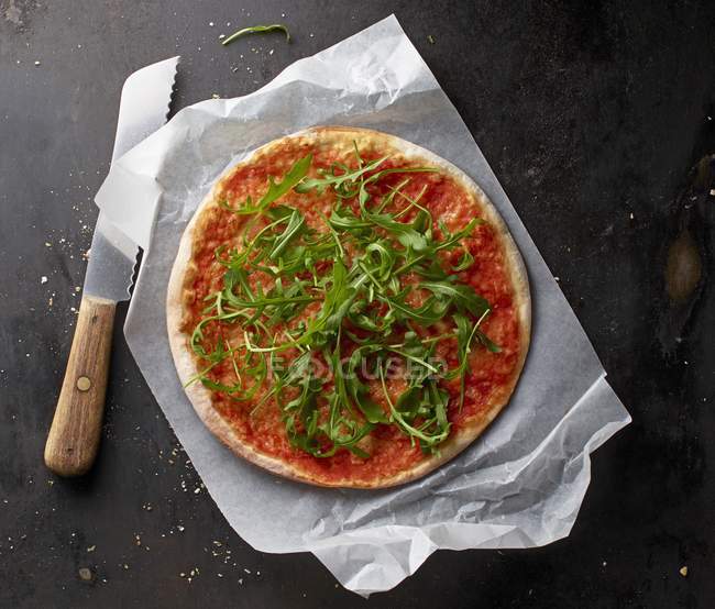 Pizza Margherita with rocket — Stock Photo