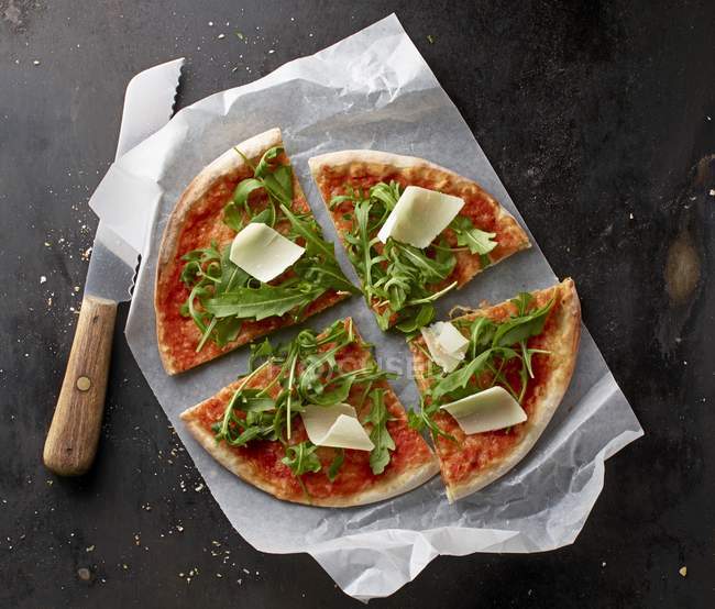 Pizza Margherita with rocket — Stock Photo