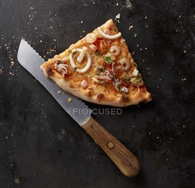 Frutti di Mare піца з креветками — стокове фото