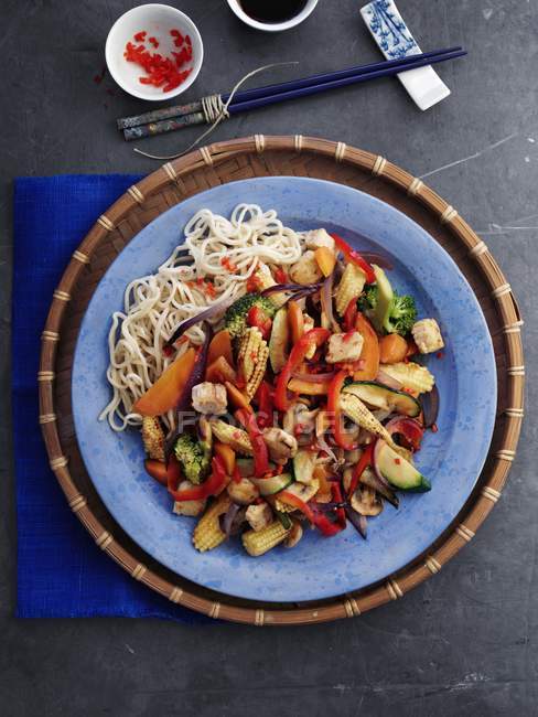 Noodles with vegetables and Quorn — Stock Photo